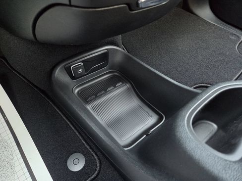 New 2026 Chrysler Pacifica Select FWD image 29