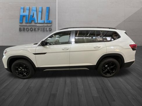 New 2026 Volkswagen Atlas Peak Edition AWD/4WD image 2