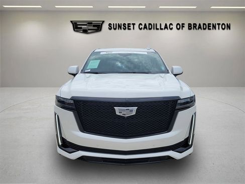 Certified 2024 Cadillac Escalade ESV Sport Platinum w/ LPO, ONYX Package AWD/4WD image 2