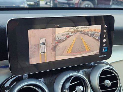 Used 2021 Mercedes-Benz GLC 300 4MATIC image 15