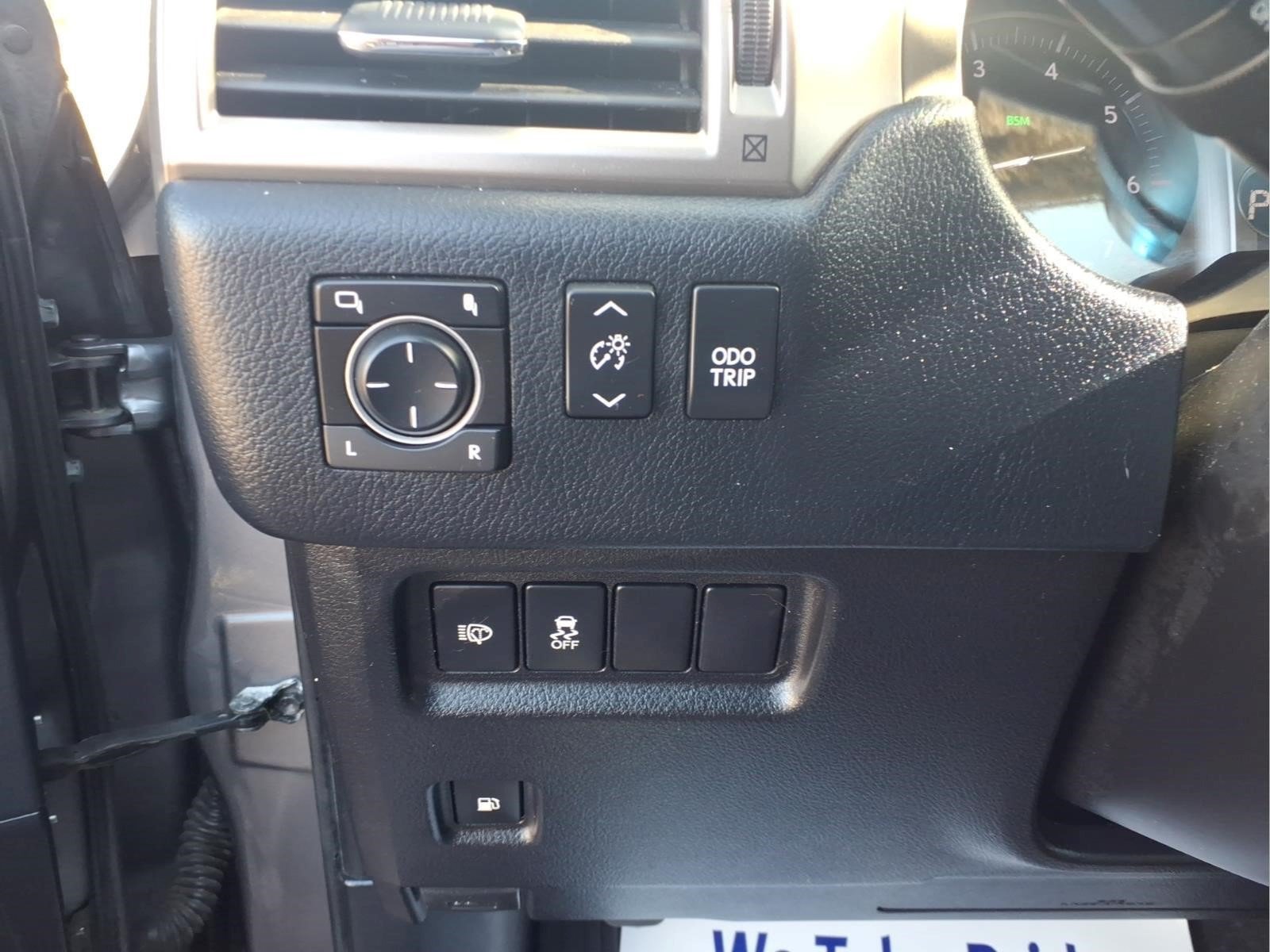 Used 2017 Lexus GX 460 Premium w/ Premium Package AWD/4WD image 18