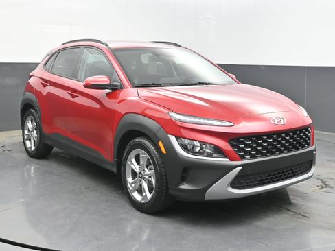 Used 2022 Hyundai Kona SEL w/ Cargo Package FWD image 2