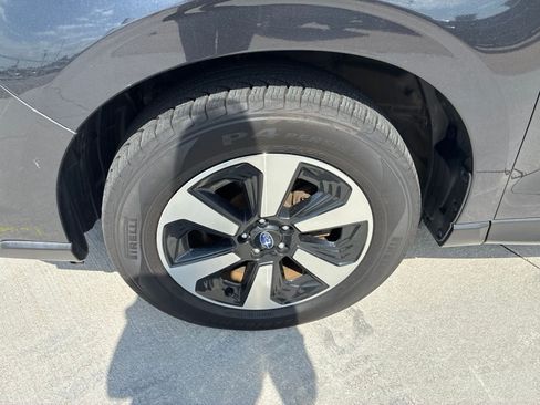 Used 2018 Subaru Forester 2.5i Premium w/ All-Weather Package AWD/4WD image 11