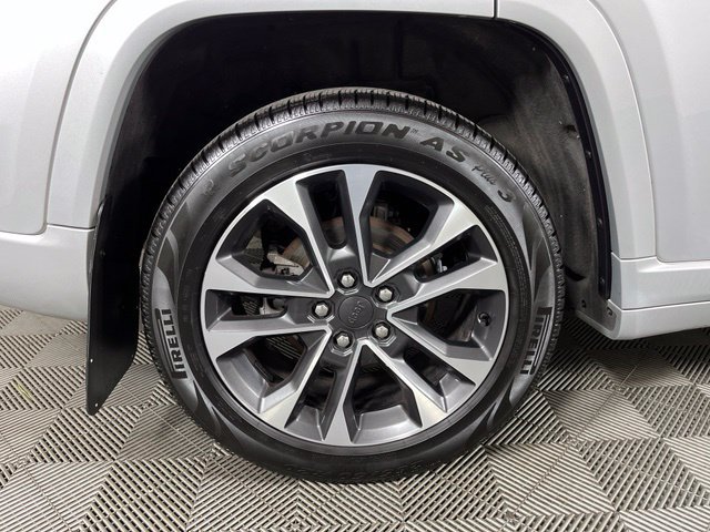 Used 2023 Jeep Grand Cherokee Overland AWD/4WD image 12