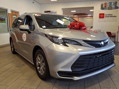 Used 2025 Toyota Sienna LE