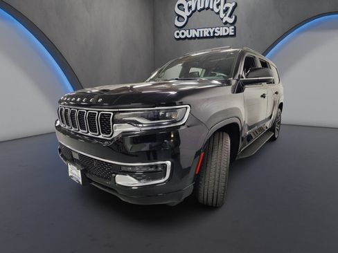 Used 2023 Jeep Wagoneer 4WD w/ Premium Group I image 9
