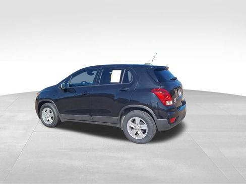 Certified 2022 Chevrolet Trax LS w/ Tint and Cruise Package image 15