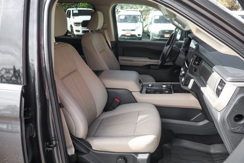 Used 2022 Ford Expedition XLT AWD/4WD image 44