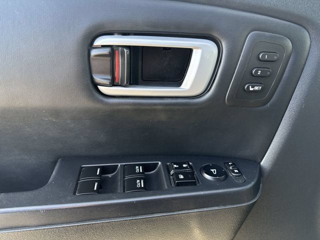 Used 2011 Honda Pilot Touring image 23