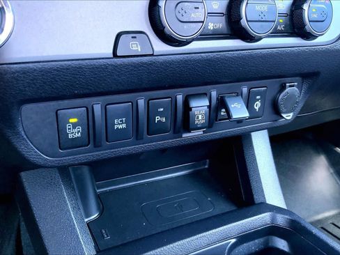 Used 2023 Toyota Tacoma TRD Sport w/ Technology Package RWD image 34