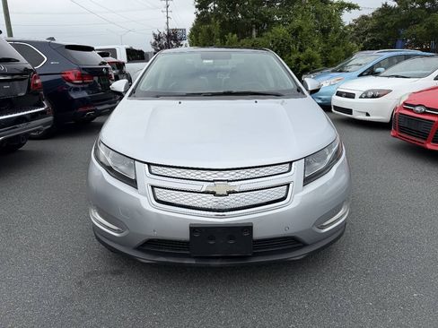 Used 2011 Chevrolet Volt Premium w/ Premium Trim Package FWD image 2