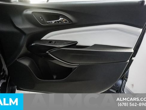 Used 2025 Chevrolet Trax LT FWD image 40