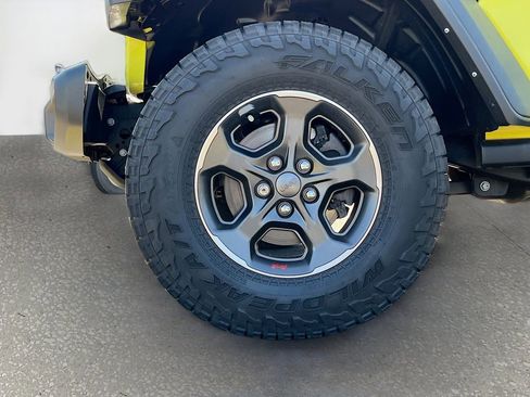 Used 2023 Jeep Gladiator Rubicon w/ LED Lighting Group AWD/4WD image 28