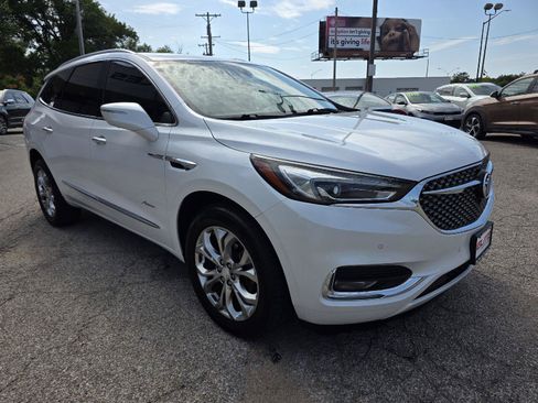 Used 2020 Buick Enclave Avenir w/ Avenir Technology Package FWD image 3