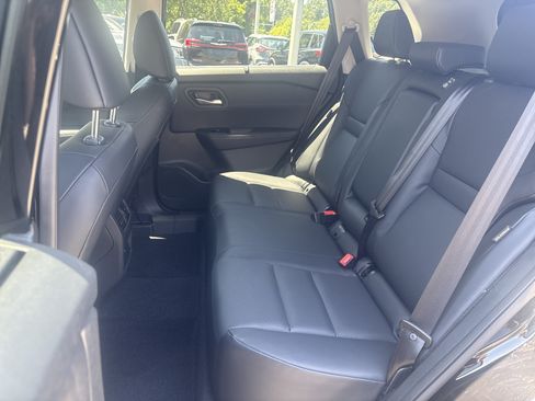 Certified 2026 Nissan Rogue SV w/ SV Premium Package FWD image 31