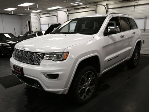 Used 2019 Jeep Grand Cherokee Overland image 3