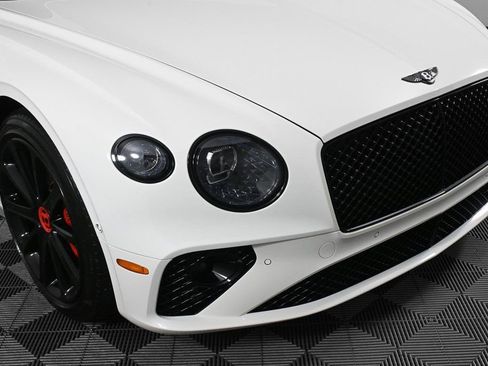 Used 2021 Bentley Continental GT V8 image 32