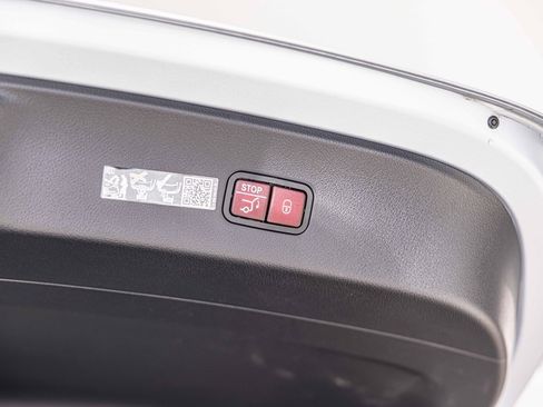 Used 2025 Mercedes-Benz GLC 43 AMG 4MATIC Coupe image 18