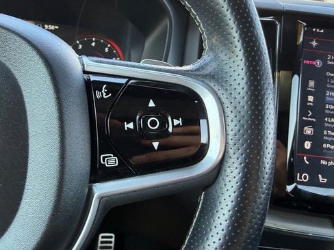Used 2018 Volvo XC60 T6 R-Design w/ Convenience Package AWD/4WD image 20
