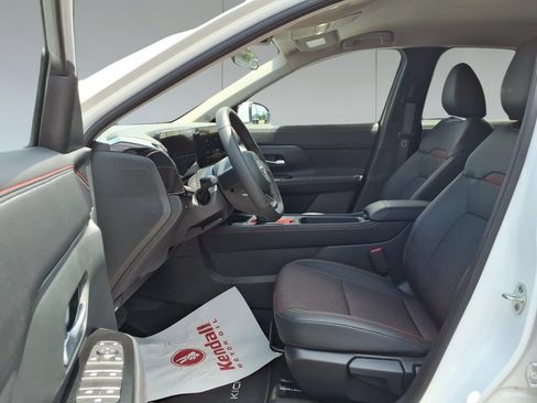 New 2025 Nissan Kicks SR w/ Illumination Package AWD/4WD image 14