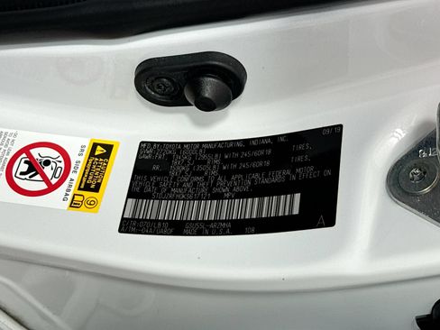 Used 2019 Toyota Highlander XLE AWD/4WD image 22