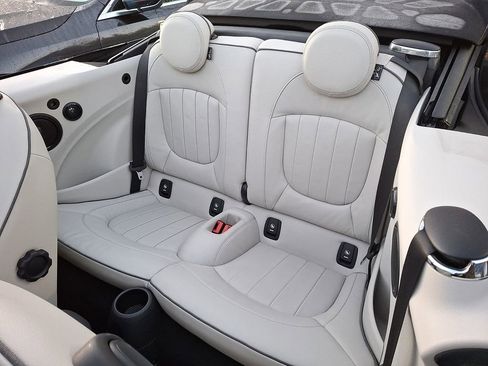 Used 2017 MINI Cooper S image 7