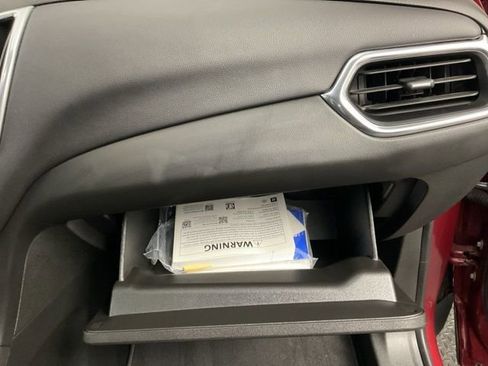 Certified 2021 Chevrolet Equinox LT image 28