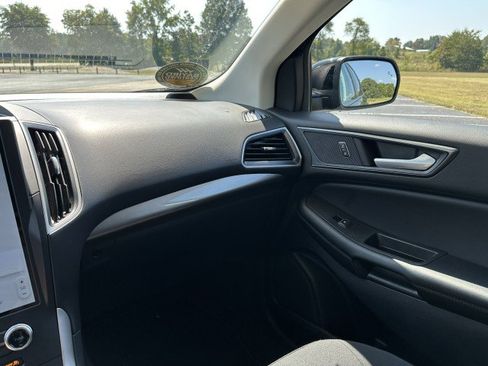 Used 2024 Ford Edge SE w/ Black Appearance Package image 20