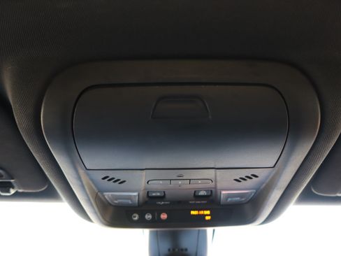 Used 2019 Chevrolet Blazer RS AWD/4WD image 31