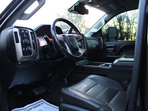 Used 2016 GMC Sierra 2500 Denali w/ Duramax Plus Package image 16