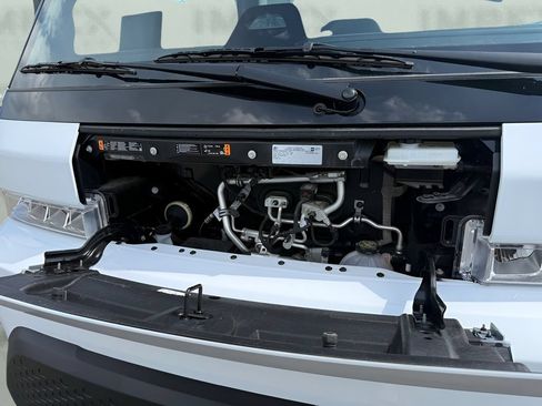 Used 2024 Chevrolet Brightdrop 400 w/ Commercial Equipment Package AWD/4WD image 19