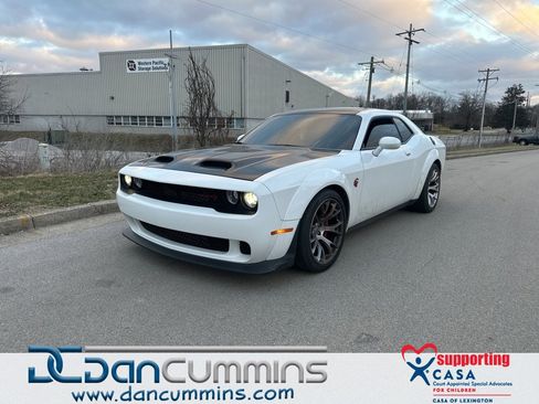 Used 2023 Dodge Challenger SRT Hellcat image 1