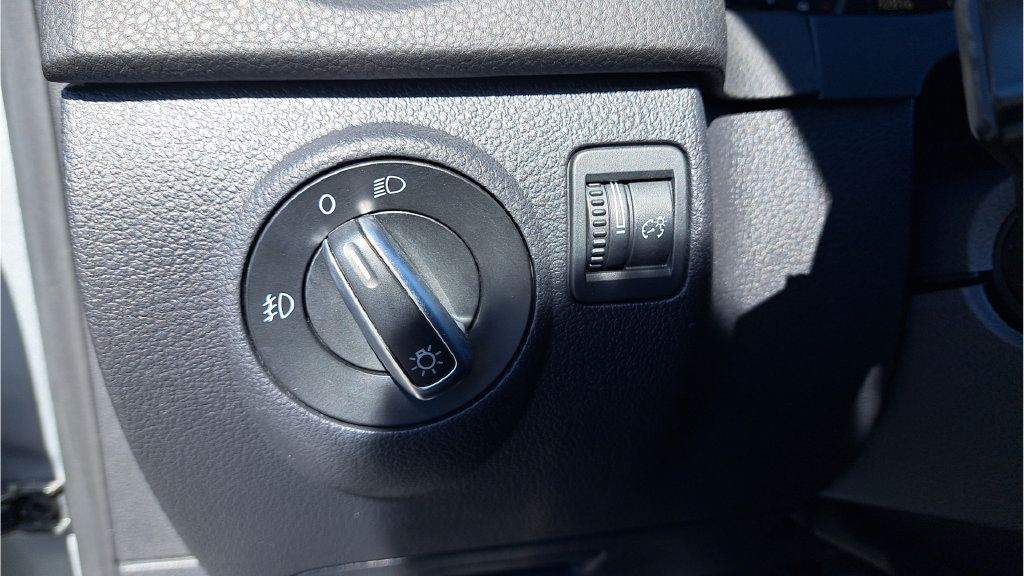 Used 2012 Volkswagen Tiguan SE AWD/4WD image 24