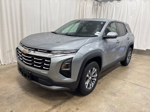 Used 2026 Chevrolet Equinox LT FWD image 8