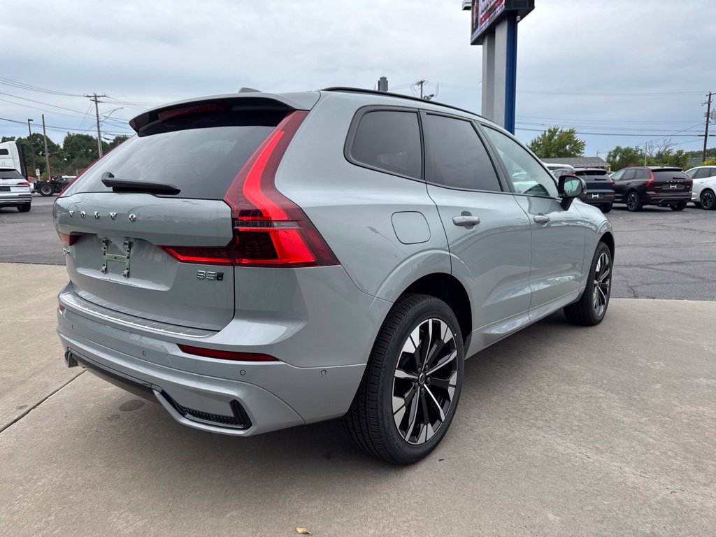 Used 2027 Volvo XC60 B5 Plus AWD/4WD image 5