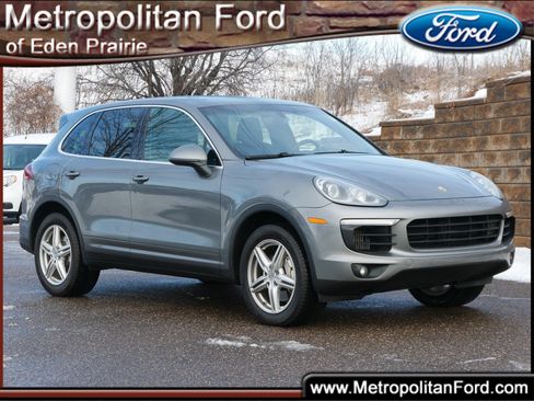 Used 2017 Porsche Cayenne S image 1