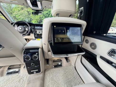 Used 2019 Rolls-Royce Cullinan AWD/4WD image 40