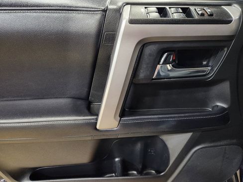 Used 2019 Toyota 4Runner SR5 Premium AWD/4WD image 44