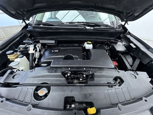 Used 2018 Nissan Pathfinder SL image 38