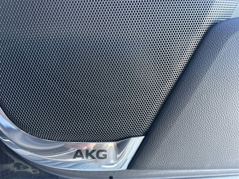 Certified 2025 Cadillac Escalade Premium Luxury image 32