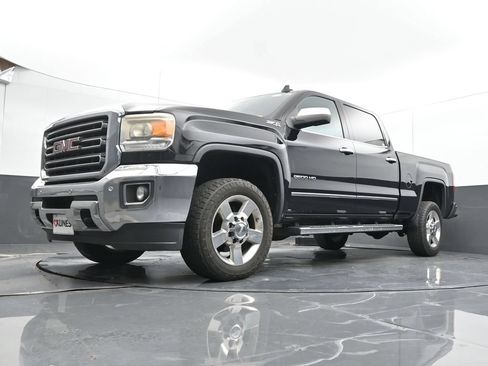 Used 2016 GMC Sierra 2500 SLT w/ Suspension Package, Off-Road AWD/4WD image 43