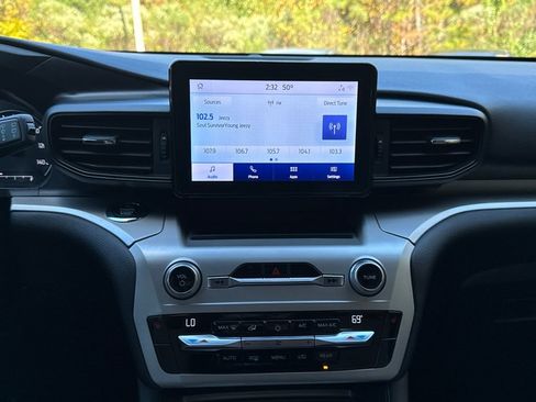 Used 2021 Ford Explorer XLT w/ Class III Trailer Tow Package image 18