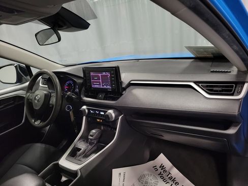 Used 2021 Toyota RAV4 LE image 26