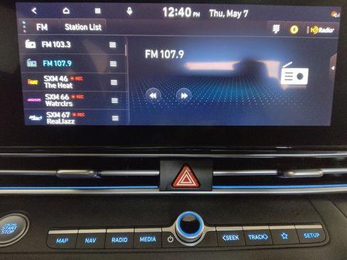 Used 2025 Hyundai Elantra SEL FWD image 25