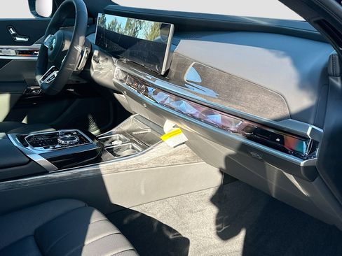 New 2026 BMW 760i xDrive w/ Executive Package image 24