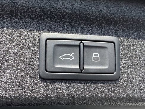 Used 2023 Audi Q3 2.0T Premium image 13