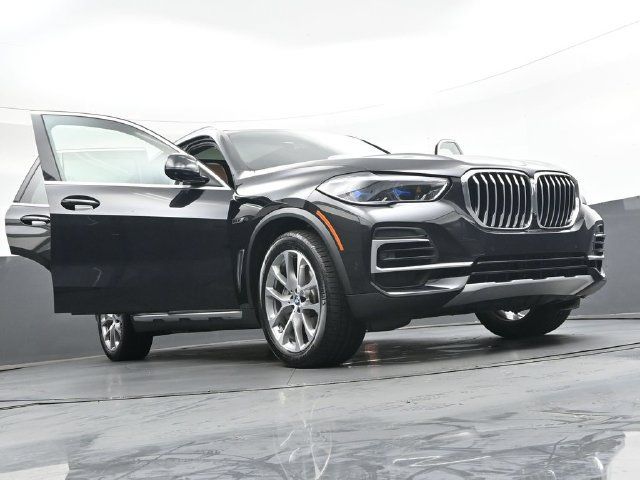 Used 2022 BMW X5 xDrive45e w/ Executive Package AWD/4WD image 49