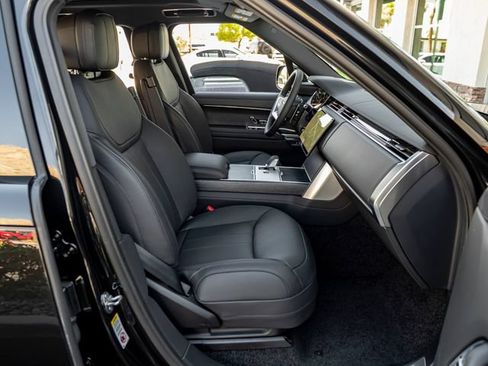 New 2026 Land Rover Range Rover Long Wheelbase SE AWD/4WD image 32