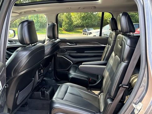 Used 2021 Jeep Grand Cherokee L Limited AWD/4WD image 4