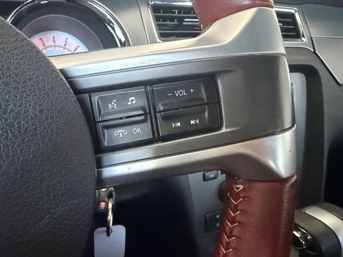 Used 2010 Ford Mustang GT RWD image 29